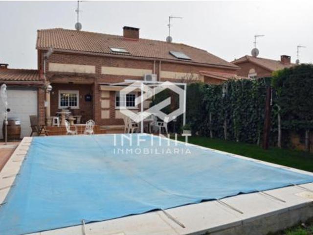 Chalet en venta en Villanueva De La Torre, Castilla-La Mancha