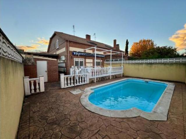 Chalet en venta en Villanueva De La Torre, Castilla-La Mancha