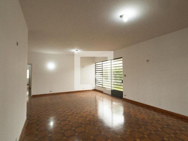 Casa aluguel em Região Imediata de São José dos Campos, Região Metropolitana do Vale do Paraíba e Litoral Norte