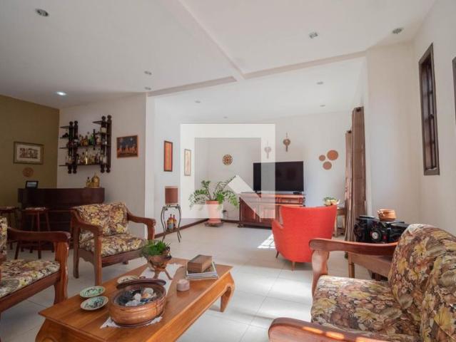 Casa aluguel em Região Geográfica Imediata do Rio de Janeiro, Região Metropolitana do Rio de Janeiro