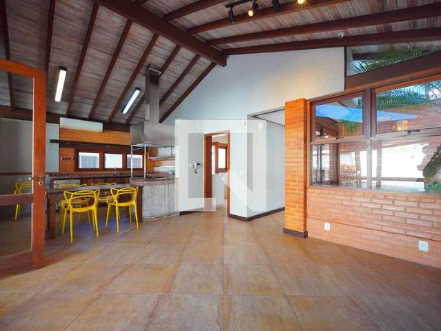 Casa aluguel em Região Geográfica Imediata de Florianópolis, Palhoça