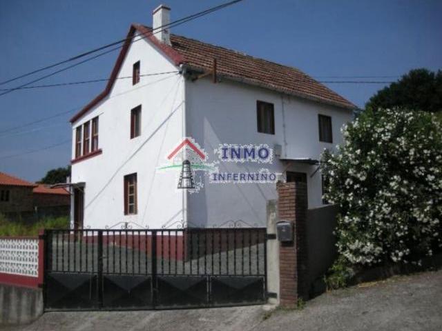 Casa en venta en Pedroso, Ferrol