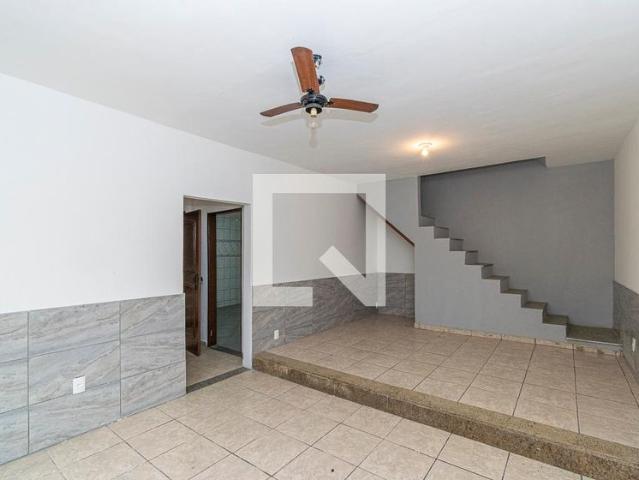 Casa aluguel em Região Geográfica Imediata do Rio de Janeiro, Região Metropolitana do Rio de Janeiro