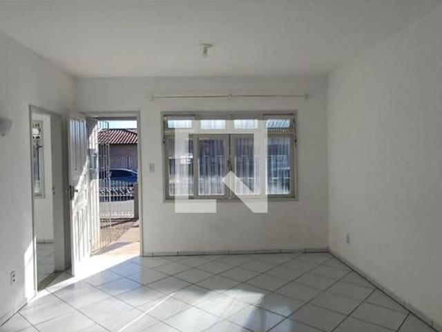 Casa aluguel em Região Geográfica Imediata de Florianópolis, São José