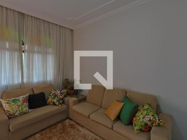 Casa aluguel em Região Geográfica Imediata de Belo Horizonte, Região Metropolitana de Belo Horizonte