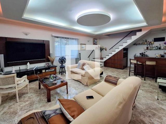 Casa aluguel em Região Geográfica Imediata do Rio de Janeiro, Região Metropolitana do Rio de Janeiro