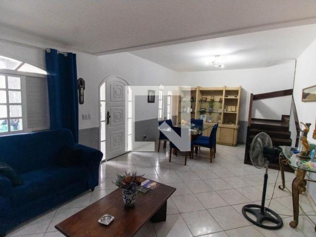Casa aluguel em Região Geográfica Imediata do Rio de Janeiro, Região Metropolitana do Rio de Janeiro