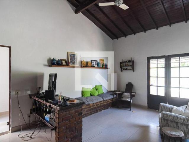 Casa venda em Região Geográfica Imediata do Rio de Janeiro, Região Metropolitana do Rio de Janeiro