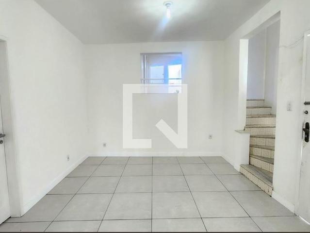 Casa aluguel em Região Geográfica Imediata de Salvador, Região Metropolitana de Salvador