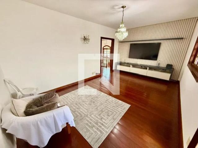Casa aluguel em Região Geográfica Imediata de Belo Horizonte, Região Metropolitana de Belo Horizonte