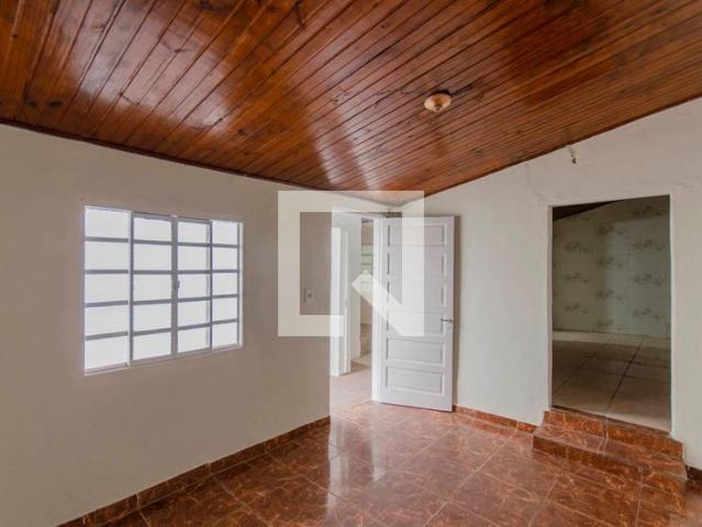 Casa aluguel em Jardim Três Marias, São Paulo