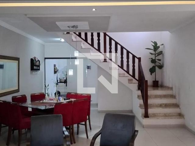 Casa aluguel em Região Imediata de São José dos Campos, Região Metropolitana do Vale do Paraíba e Litoral Norte