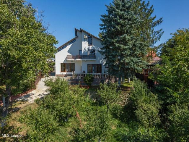 Casă vânzări în Pucioasa, Dâmbovița