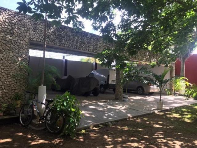 QUINTA EN VENTA CHICXULUB PUEBLO, YUCATÁN. MEDIA HECTAREA
