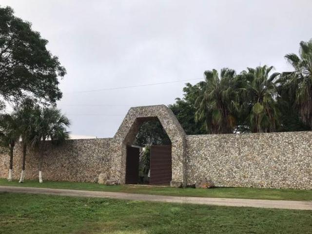 QUINTA EN VENTA CHICXULUB PUEBLO, YUCATÁN. MEDIA HECTAREA