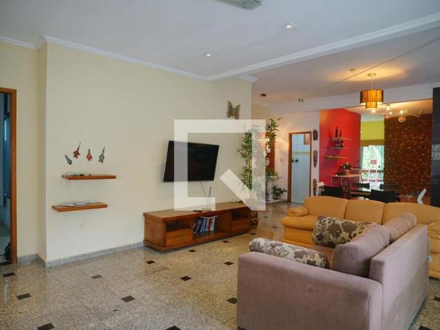 Casa aluguel em Região Geográfica Imediata do Rio de Janeiro, Região Metropolitana do Rio de Janeiro