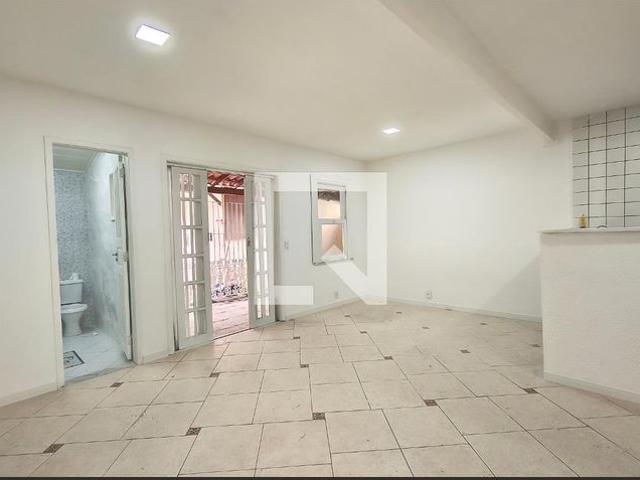 Casa aluguel em Região Geográfica Imediata do Rio de Janeiro, Região Metropolitana do Rio de Janeiro