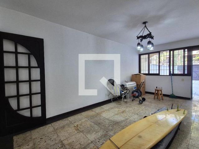 Casa aluguel em Região Geográfica Imediata do Rio de Janeiro, Região Metropolitana do Rio de Janeiro