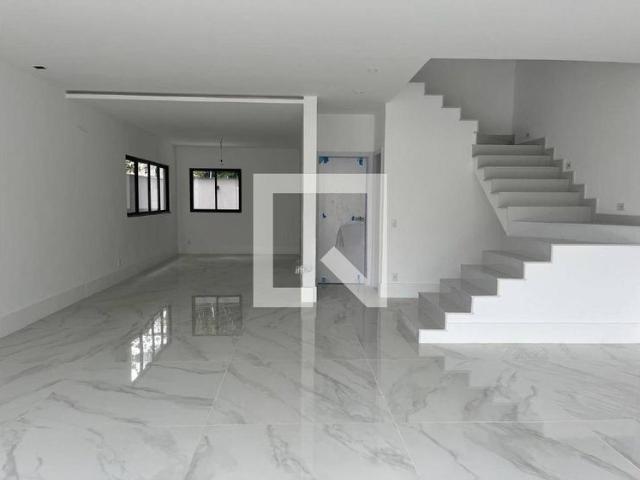 Casa aluguel em Região Geográfica Imediata do Rio de Janeiro, Região Metropolitana do Rio de Janeiro