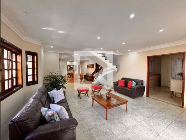 Casa aluguel em Região Geográfica Imediata do Rio de Janeiro, Região Metropolitana do Rio de Janeiro