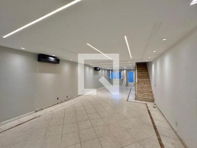 Casa aluguel em Região Geográfica Imediata do Rio de Janeiro, Região Metropolitana do Rio de Janeiro