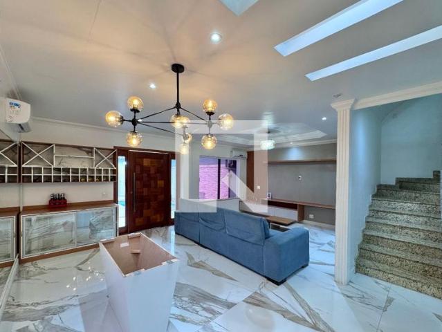 Casa aluguel em Região Geográfica Imediata do Rio de Janeiro, Região Metropolitana do Rio de Janeiro