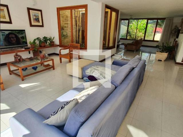 Casa aluguel em Região Geográfica Imediata do Rio de Janeiro, Região Metropolitana do Rio de Janeiro