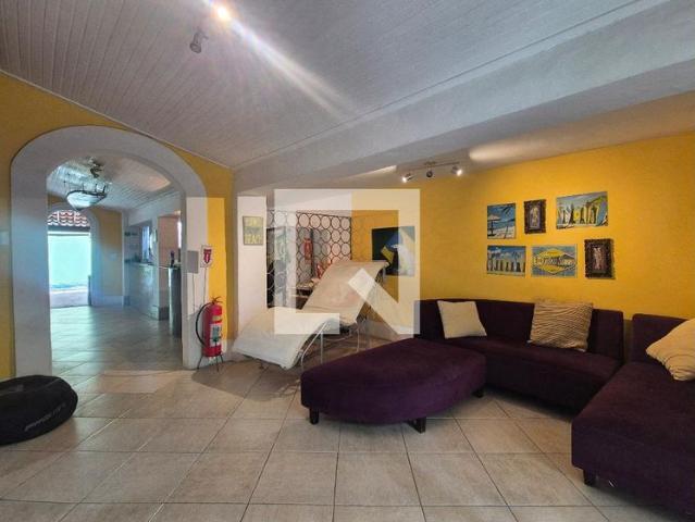 Casa aluguel em Região Geográfica Imediata do Rio de Janeiro, Região Metropolitana do Rio de Janeiro