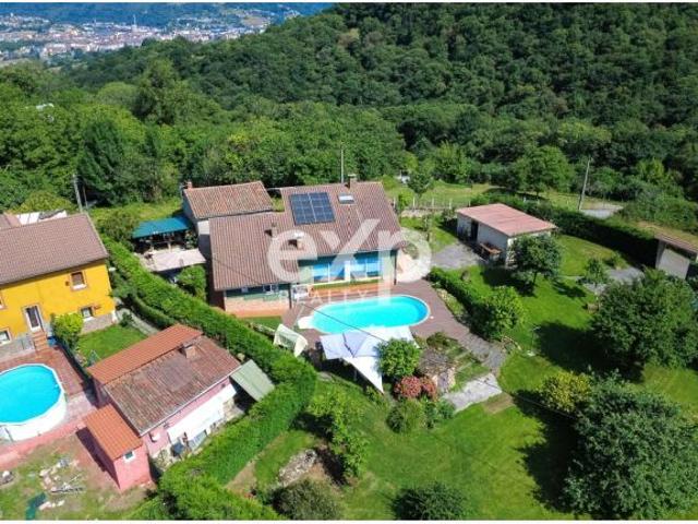 Casa en venta en Santianes, Langreo