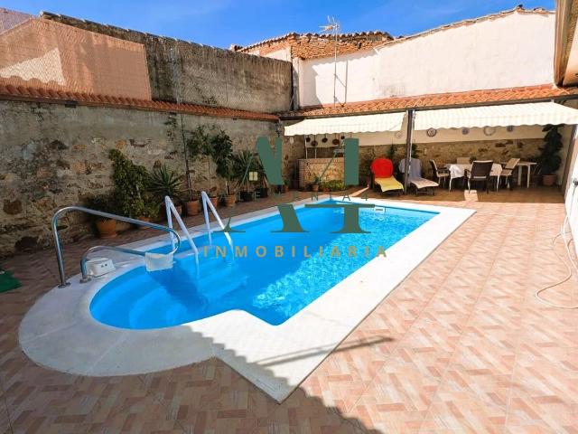 Casa en venta en Torre De Santa María, Extremadura