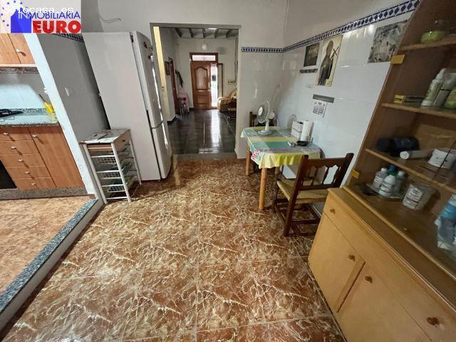 Casa en venta en Tavernes de la Valldigna, València / Valencia