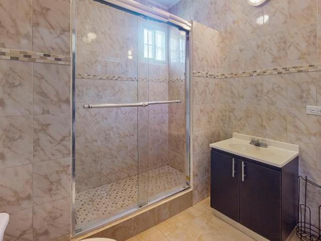 Casa Remodelada con Terraza y Piscina en San Carlos, cerca de Coronado