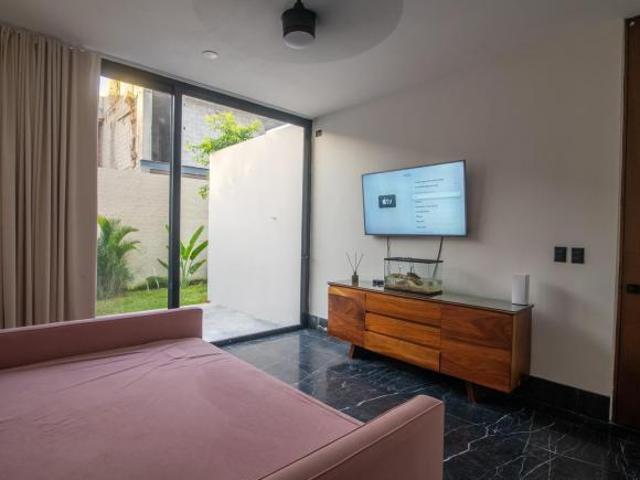 Casa Residencial Con 4 Recamaras y Piscina