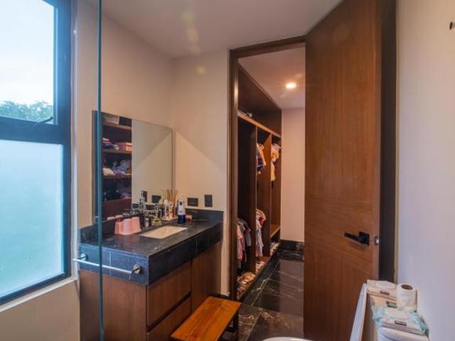 Casa Residencial Con 4 Recamaras y Piscina