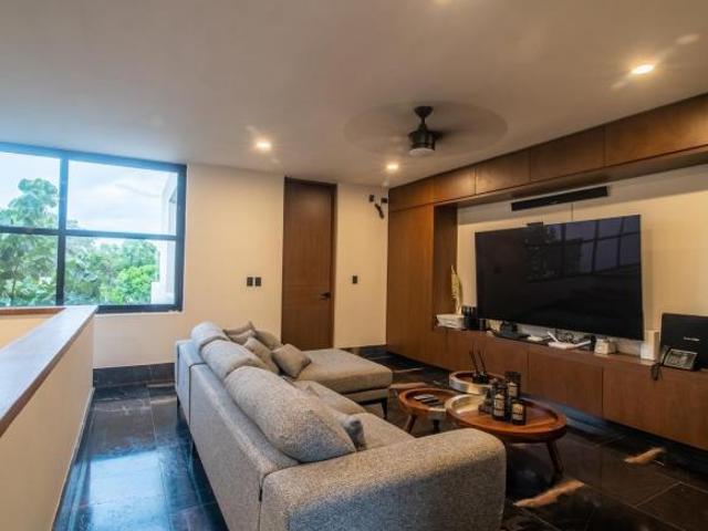 Casa Residencial Con 4 Recamaras y Piscina