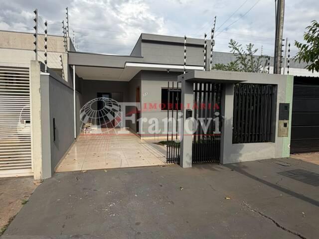 Casa aluguel em Arapongas, Região Geográfica Intermediária de Londrina