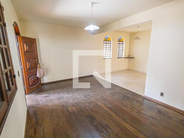 Casa aluguel em Sinimbu, Belo Horizonte