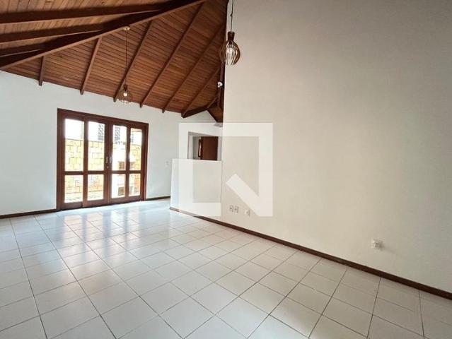 Casa aluguel em Rio Tavares Norte, Florianópolis