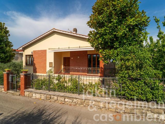 Casa in vendita a Santa Maria, Lucignano