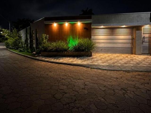 Casa venda em Região Geográfica Imediata do Distrito Federal, Região Integrada de Desenvolvimento do Distrito Federal e Entorno
