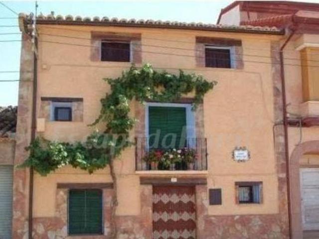Casa en alquiler en Allueva, Aragón
