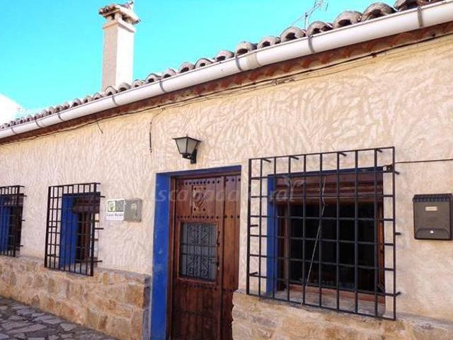 Casa en alquiler en Alustante, Castilla-La Mancha