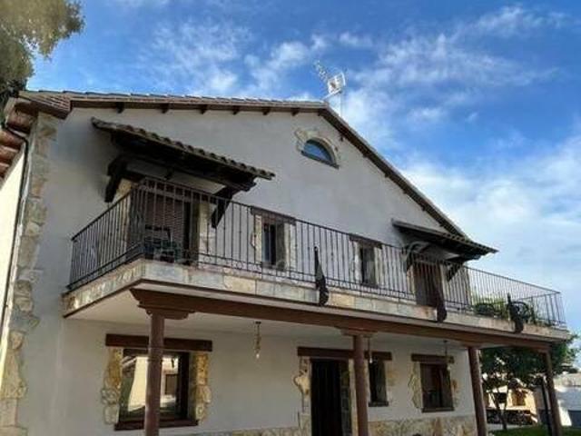 Casa en alquiler en Navaluenga, Castilla y León