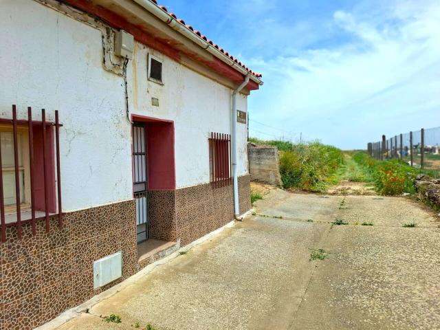 Chalet en venta en San Miguel del Valle, Zamora