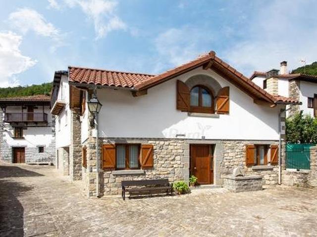Casa en alquiler en Pirinioak, Navarra