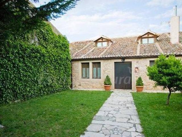 Casa en alquiler en Santa Marta Del Cerro, Castilla y León
