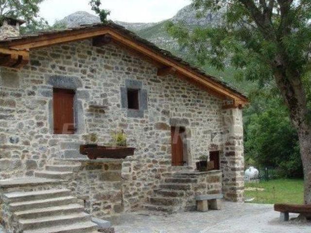 Casa en alquiler en Espinosa De Los Monteros, Castilla y León