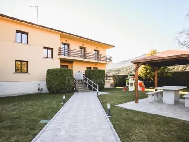 Casa en alquiler en Zarzalejo, Madrid