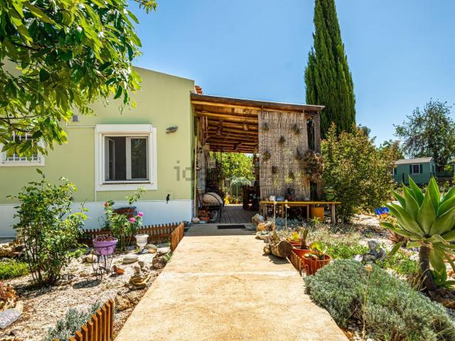 Quinta venda em Pêra