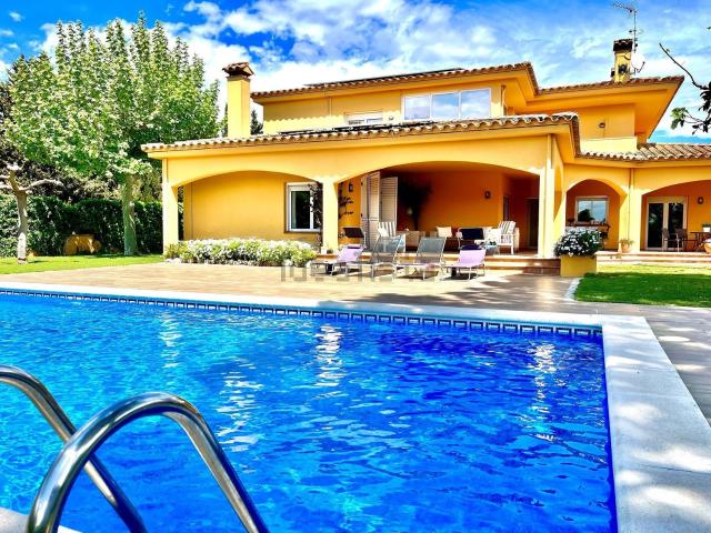Casa Rural en venta en Avinyonet De Puigventós